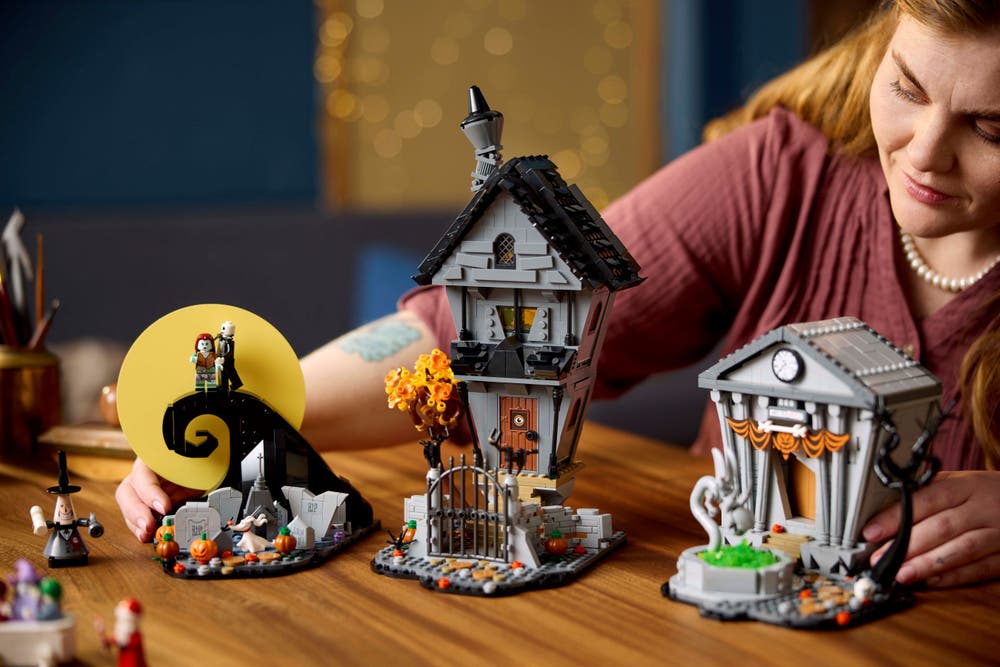 LEGO Ideas 21351 The Nightmare Before Christmas lifestyle details